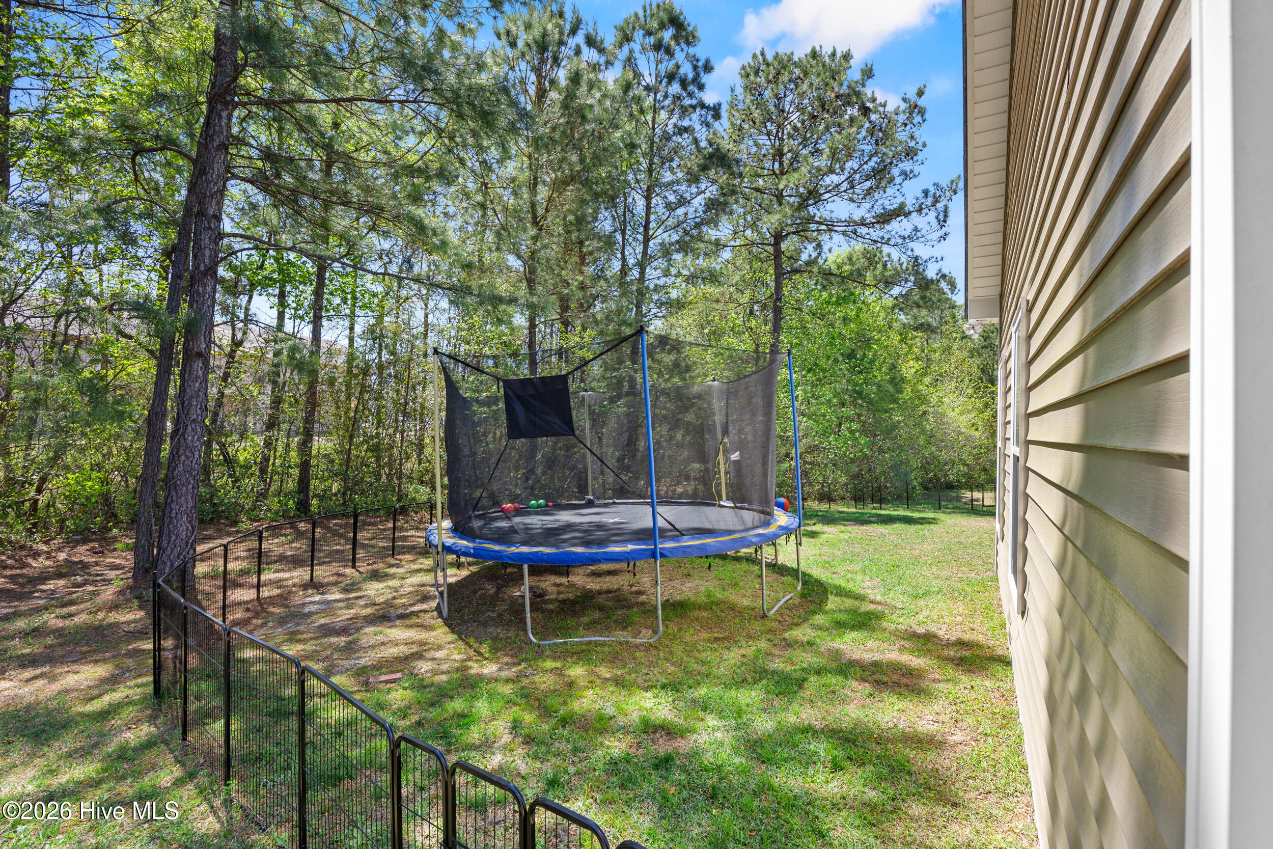 107 Clymer Court Hubert, NC 28539 - Photo 35 of 44 32_backyard