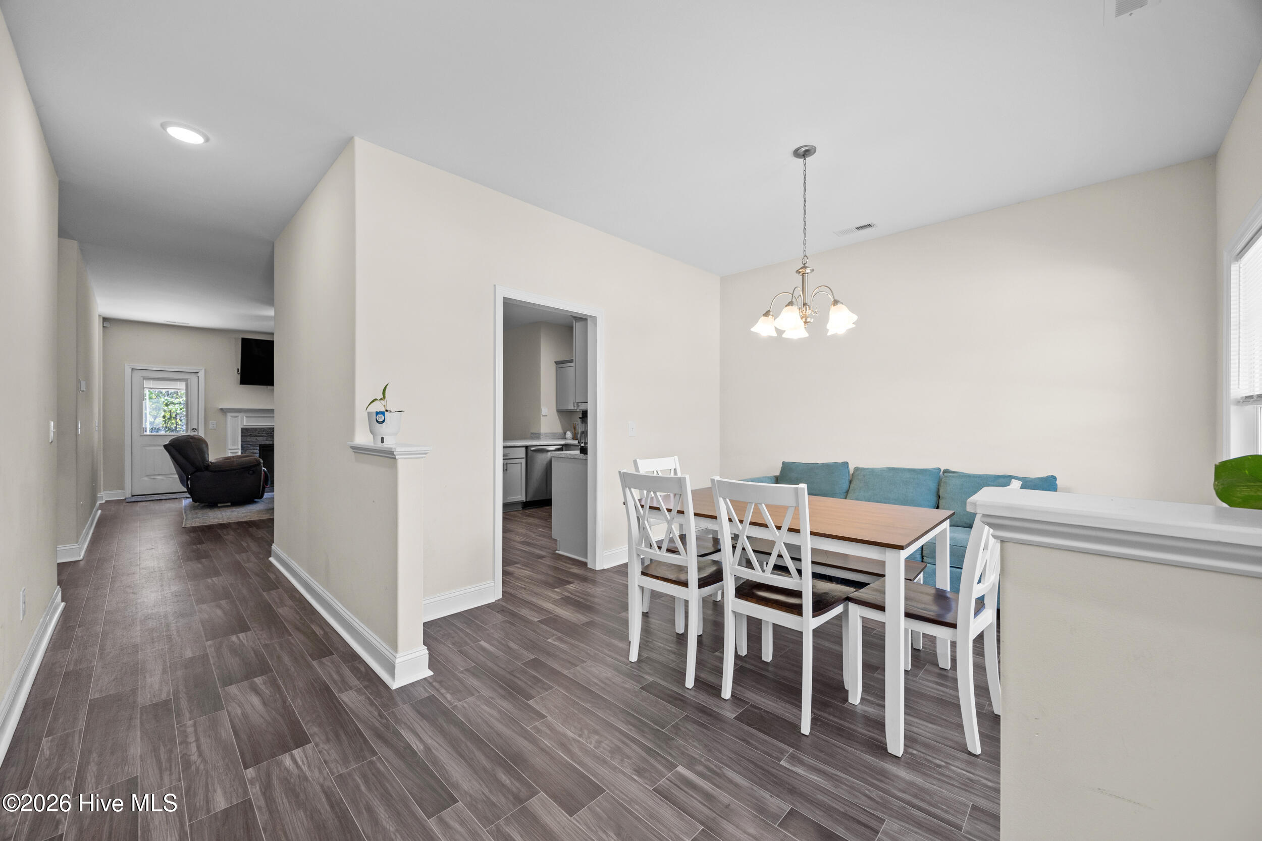 107 Clymer Court Hubert, NC 28539 - Photo 7 of 44 7_hallway