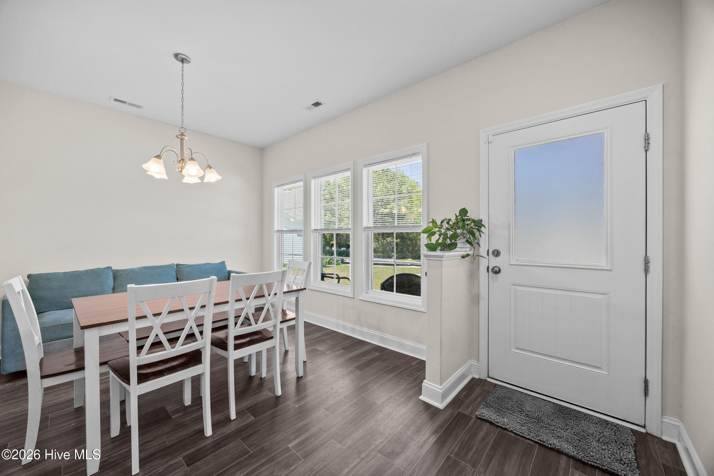 107 Clymer Court Hubert, NC 28539 - Photo 8 of 44 6_foyer