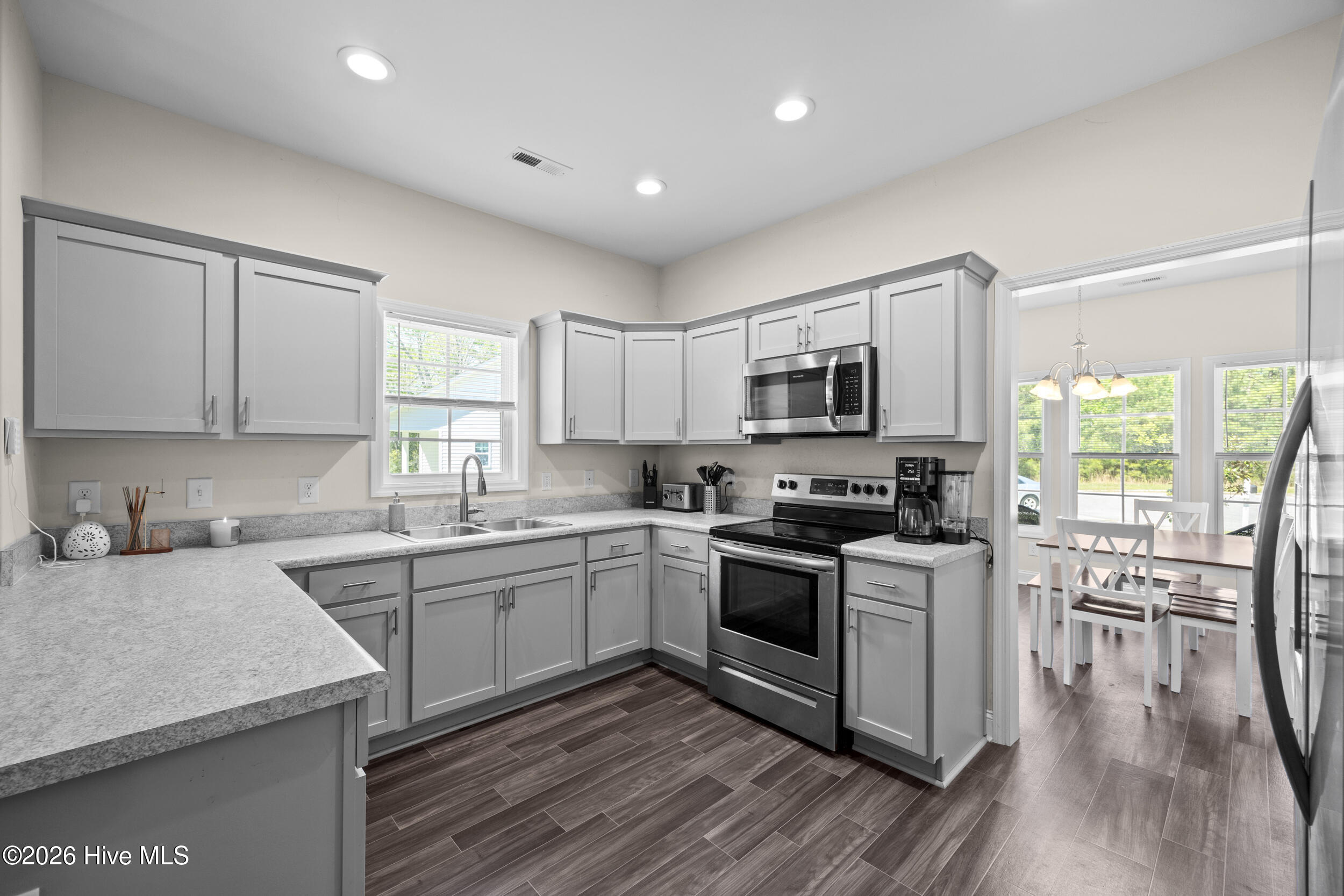 107 Clymer Court Hubert, NC 28539 - Photo 9 of 44 9_kitchen