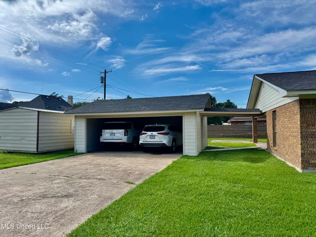 $324,000 | 2044 Viking Street, Vidalia, LA 71373