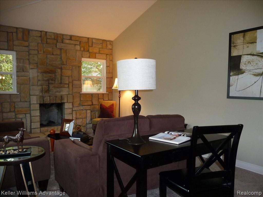 1877 East Maple Road Birmingham, MI 48009 - Photo 5 of 15 P1060087