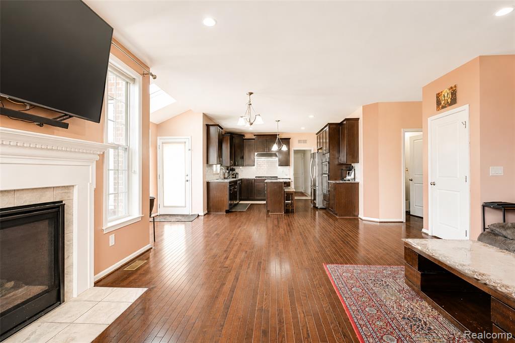 50873 North Scarborough Road Canton, MI 48188 - Photo 6 of 33