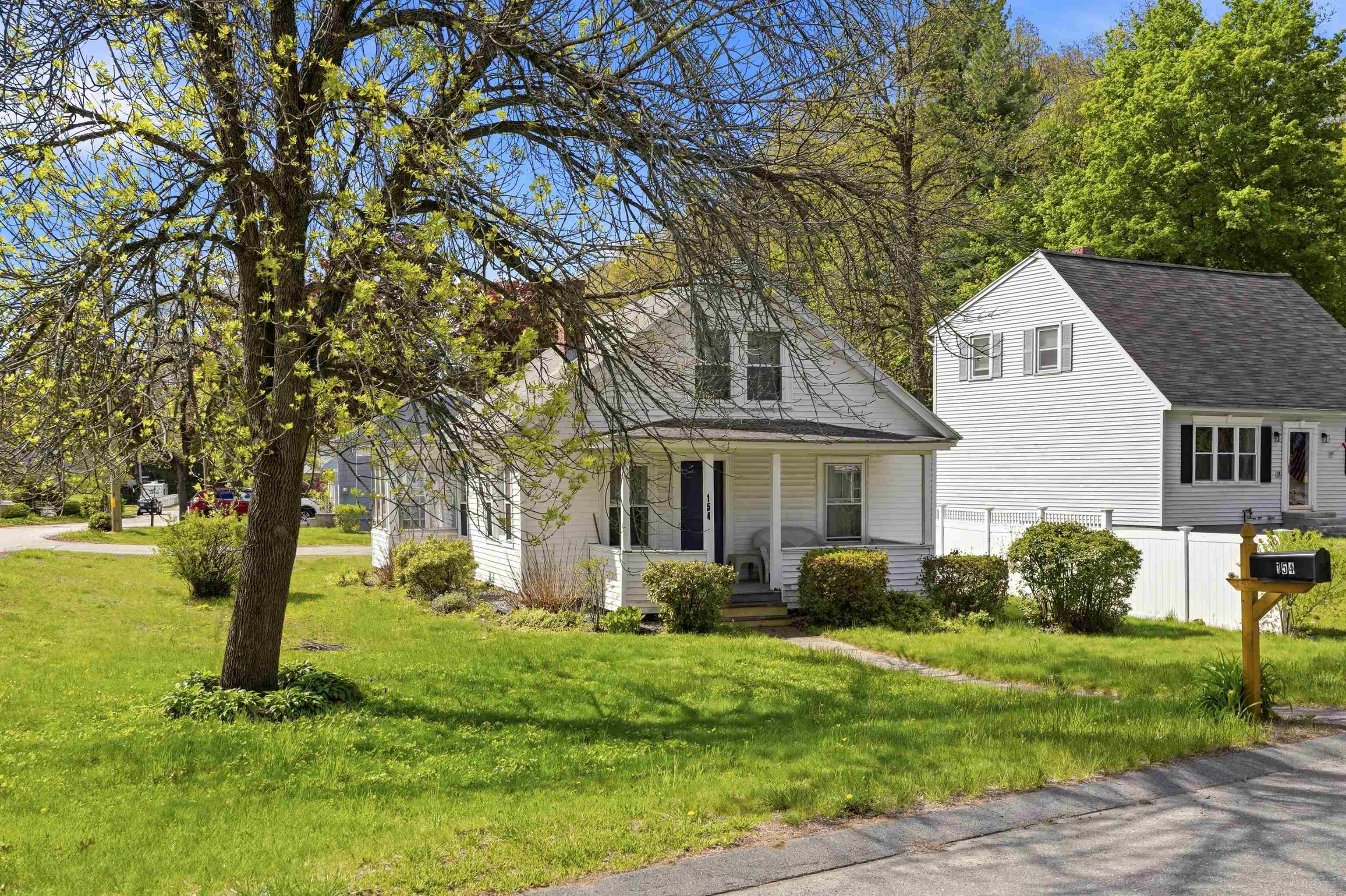 154 Oneida Street Manchester, NH 03102 - Photo 5 of 31 Gallery Image 5