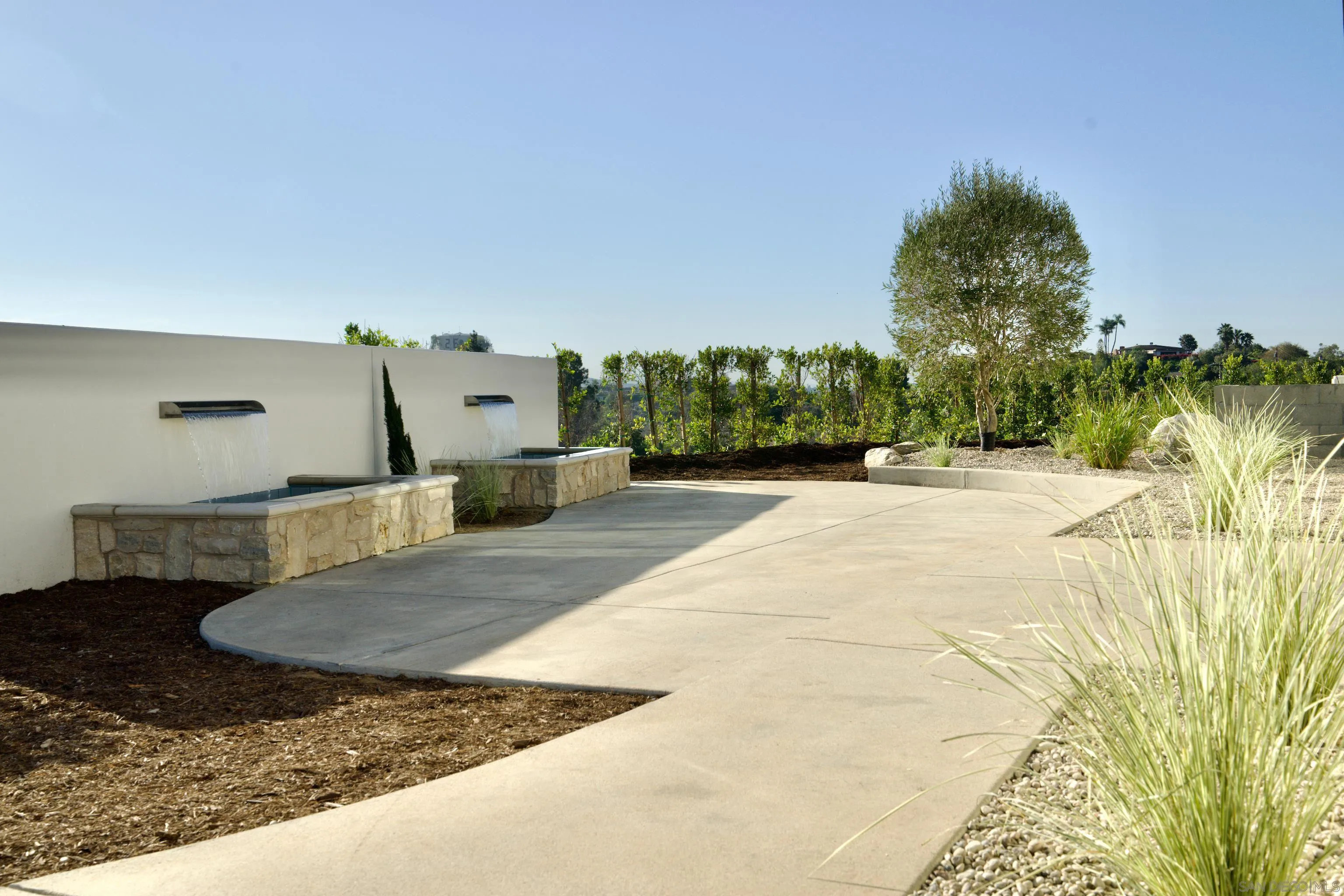 588 Twin Country Lane Fallbrook, CA 92028 - Photo 13 of 16