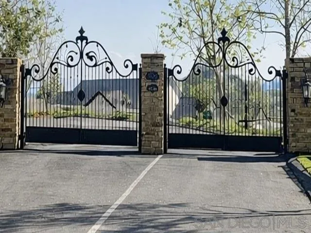 588 Twin Country Lane Fallbrook, CA 92028 - Photo 16 of 16