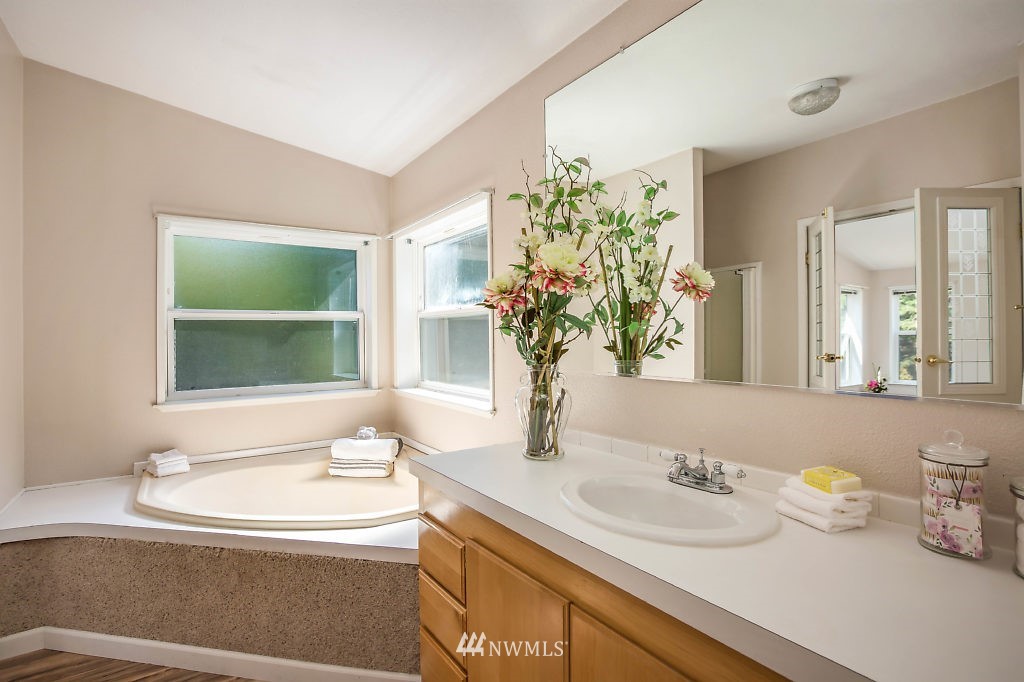 1678 Zylstra Road Oak Harbor, WA 98277 - Photo 23 of 25 Gallery Image 23