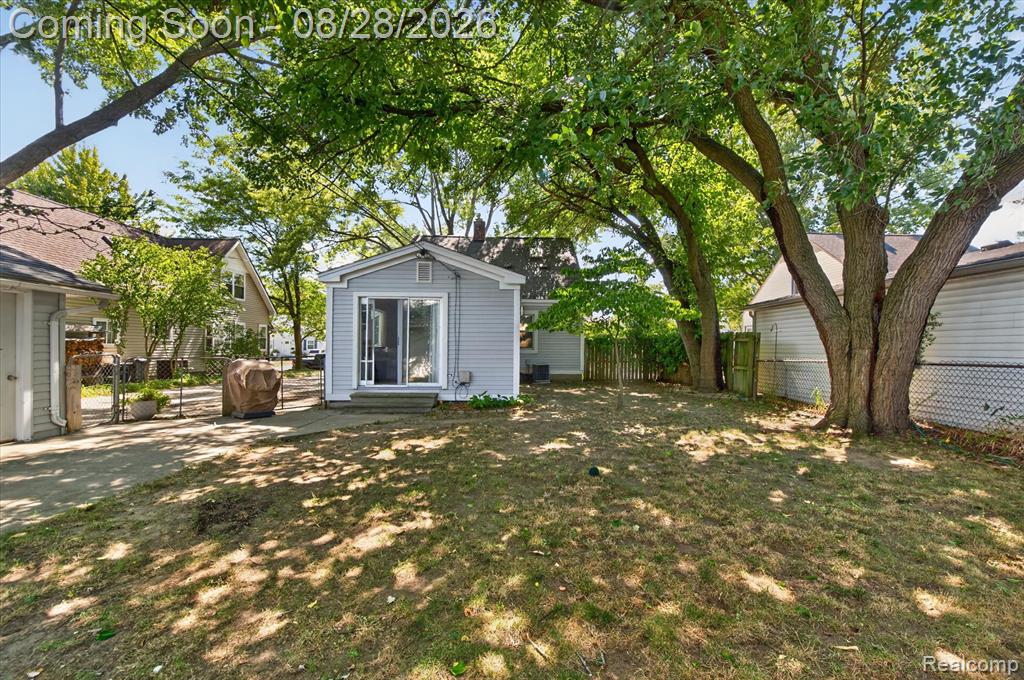 2252 Harvard Road Berkley, MI 48072 - Photo 23 of 32 Gallery Image 23