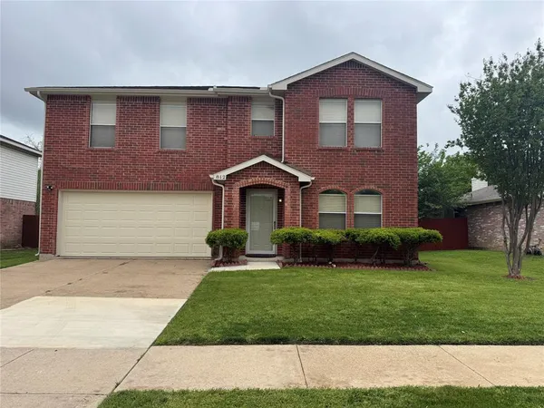 $2,395 | 812 Ericville Drive, Arlington, TX 76001