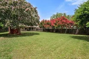 $2,395 | 812 Ericville Drive, Arlington, TX 76001