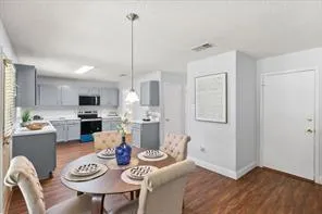 $2,395 | 812 Ericville Drive, Arlington, TX 76001