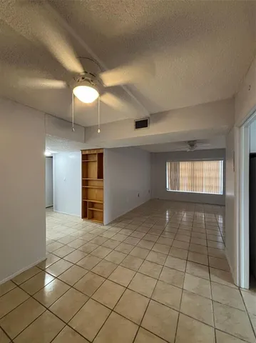 $1,900 | 4152 Inverrary Drive, Unit 101, Lauderhill, FL 33319