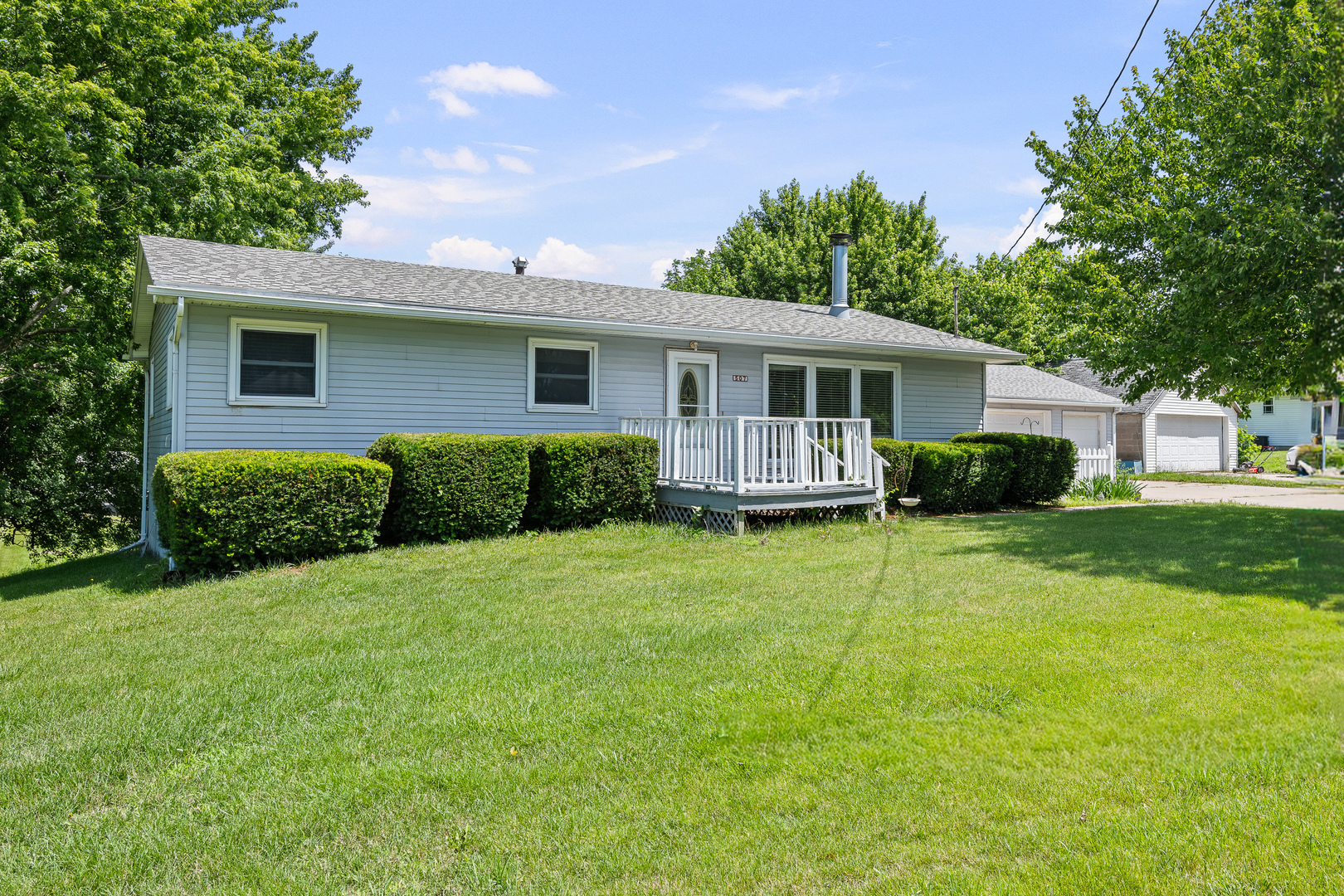 507 Main Street Reynolds, IL 61279 - Photo 2 of 37