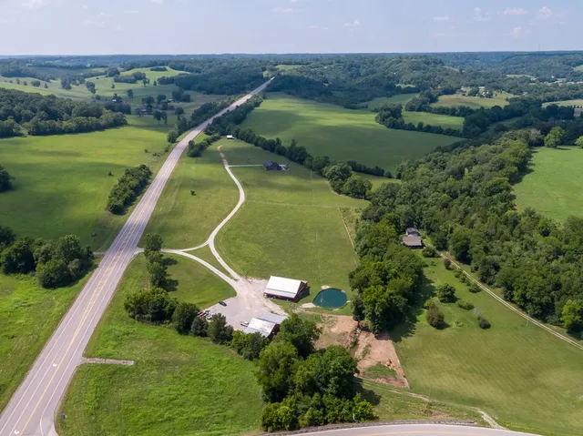 $1,725,000 | 2564 New Highway 7, Santa Fe, TN 38482