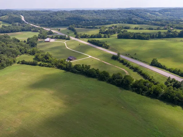 $1,725,000 | 2564 New Highway 7, Santa Fe, TN 38482