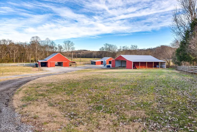 $1,725,000 | 2564 New Highway 7, Santa Fe, TN 38482