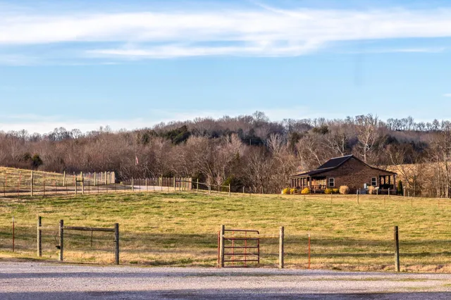 $1,725,000 | 2564 New Highway 7, Santa Fe, TN 38482