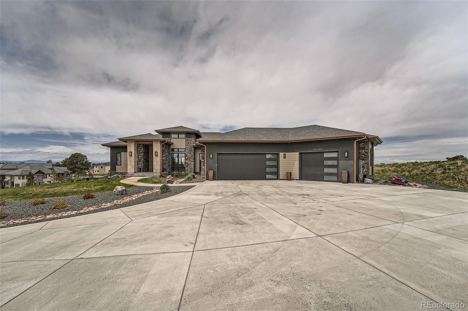 10689 Shadow Pines Road Parker, CO 80138 - Photo 4 of 42