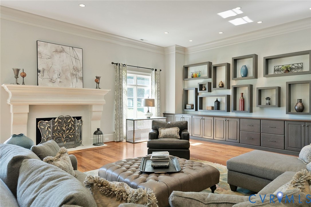 785 Oak Spring Lane Manakin-Sabot, VA 23103 - Photo 24 of 96 Inviting living area boasts quadruple crown moldin