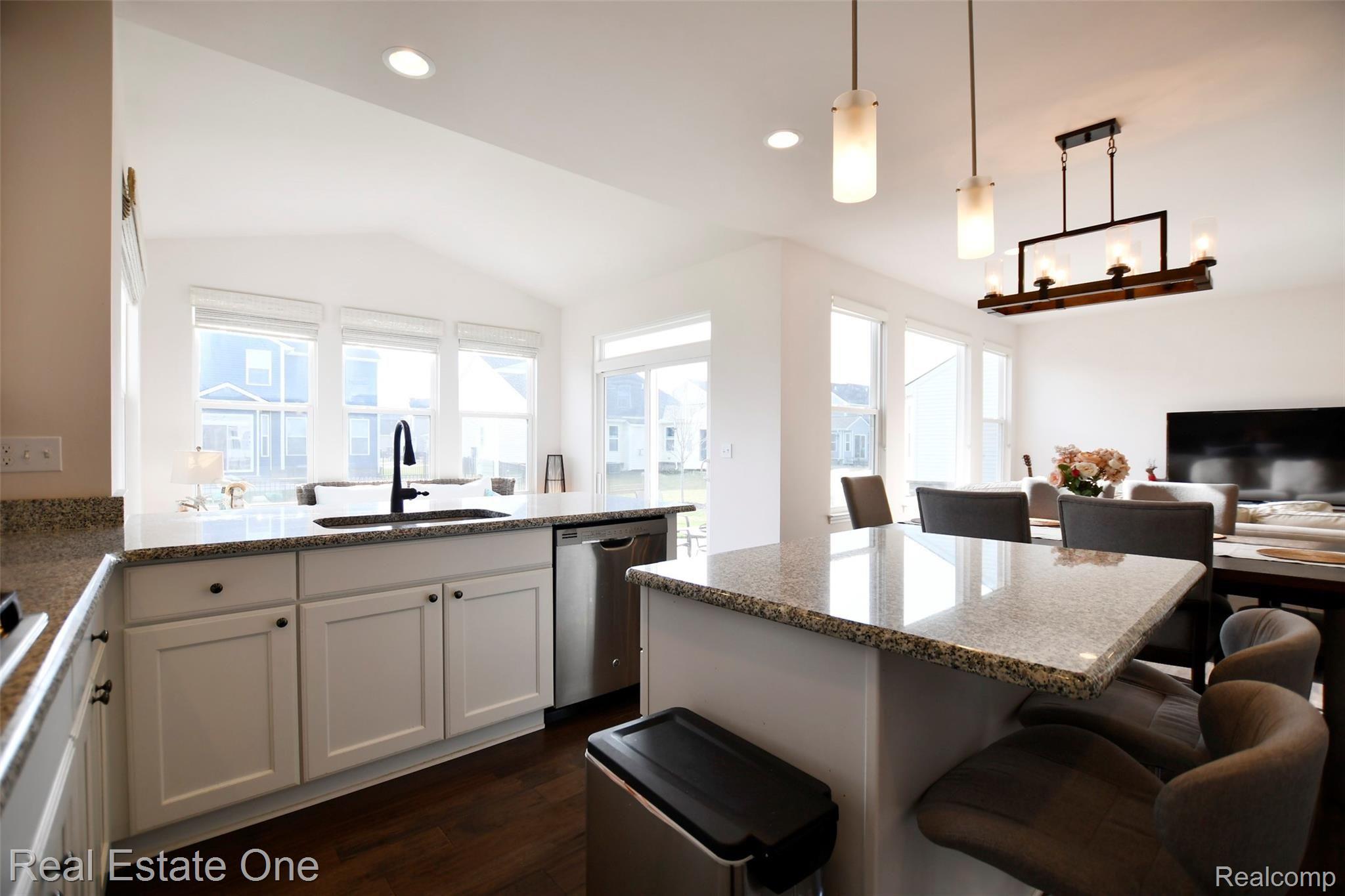 3087 Curtis Road Wixom, MI 48393 - Photo 7 of 36 Kitchen2.jpg