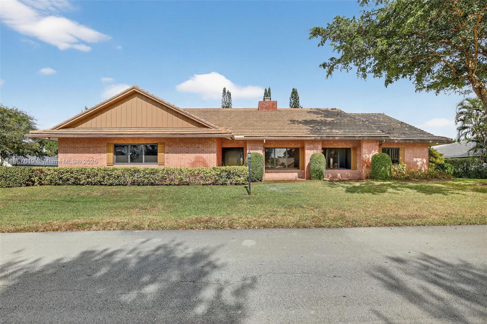 100 129th Avenue Plantation, FL 33325 - Photo 2 of 60