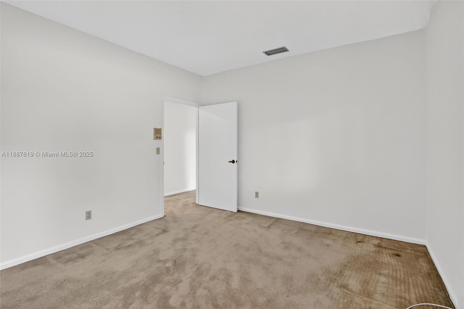 100 129th Avenue Plantation, FL 33325 - Photo 39 of 60 a view of an empty room