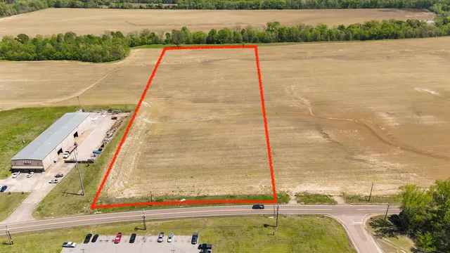 a view of an outdoor space