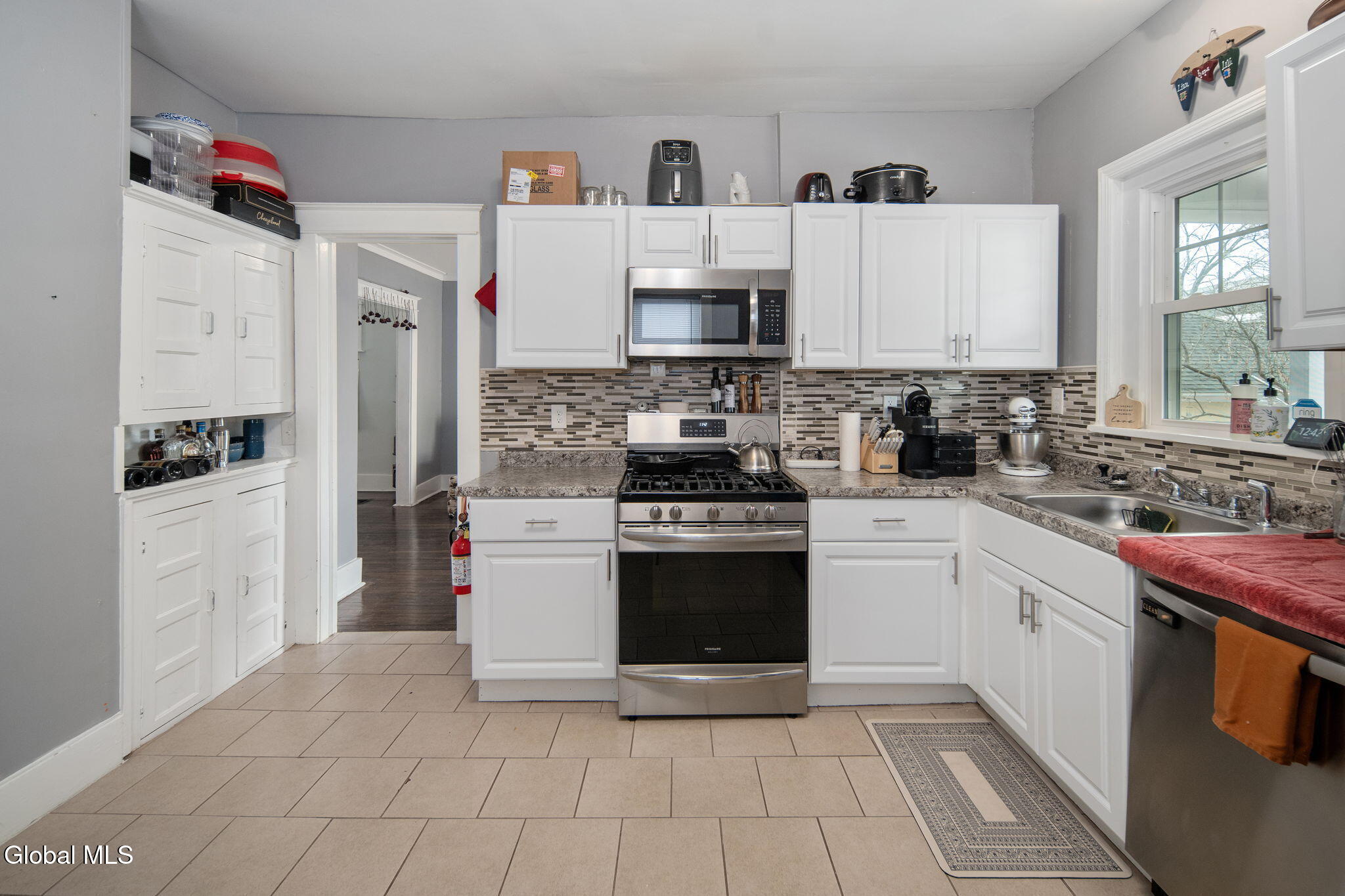 505 Bedford Road Schenectady, NY 12308 - Photo 18 of 47 20-505BedfordRd_20