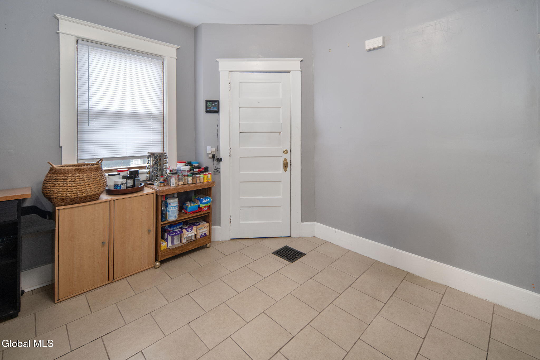 505 Bedford Road Schenectady, NY 12308 - Photo 20 of 47 22-505BedfordRd_22