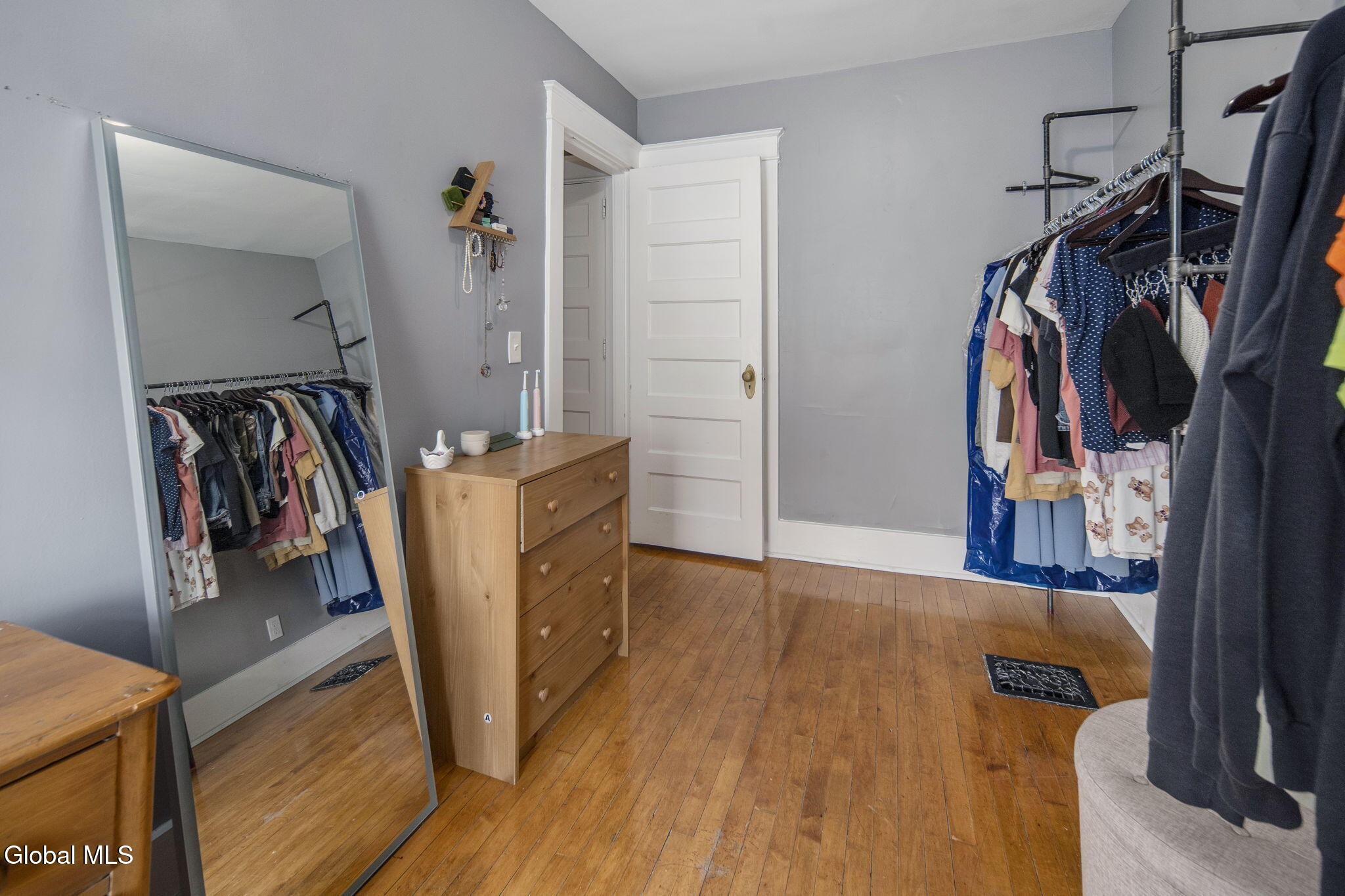 505 Bedford Road Schenectady, NY 12308 - Photo 32 of 47 35-505BedfordRd_35