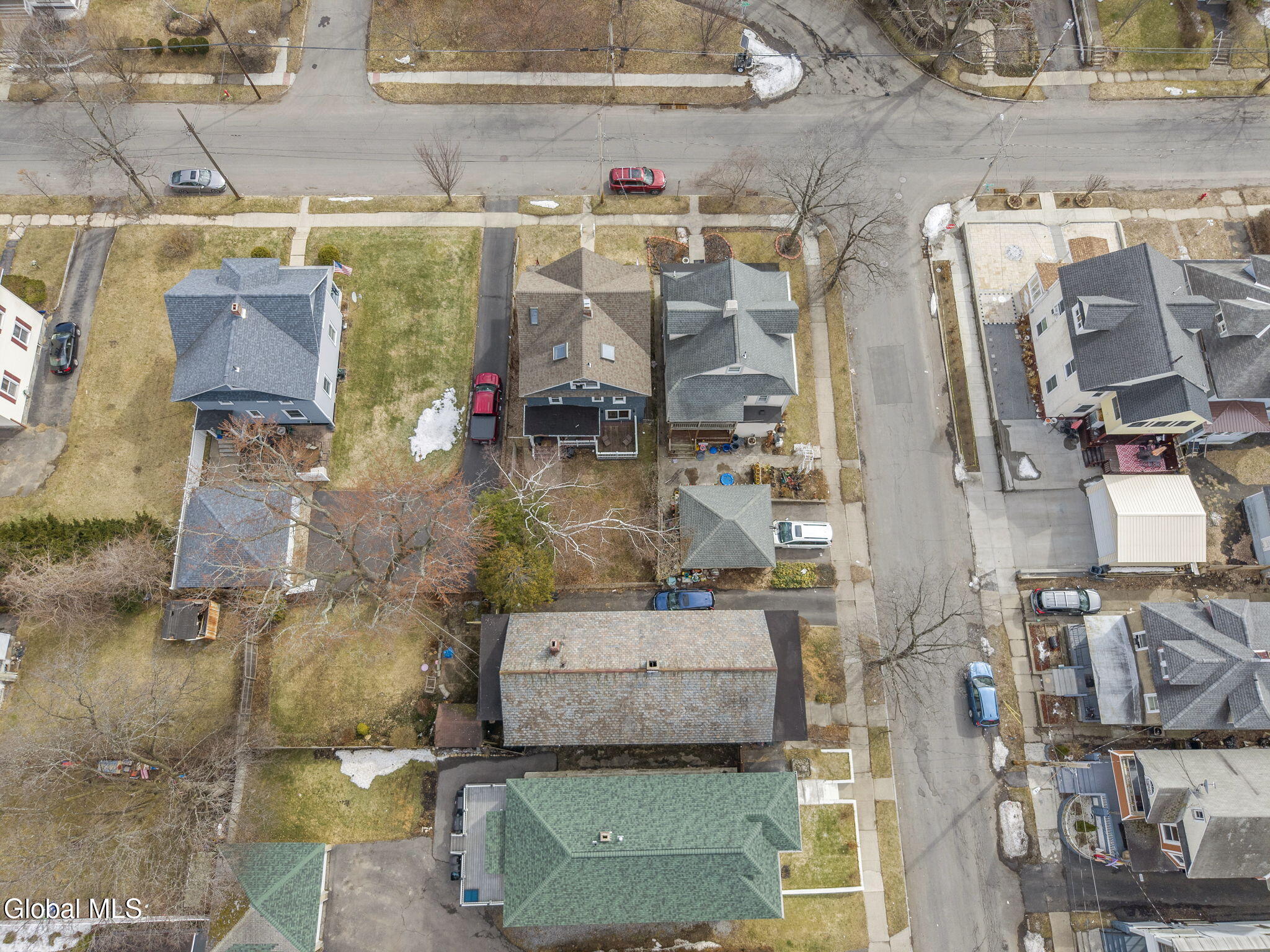 505 Bedford Road Schenectady, NY 12308 - Photo 43 of 47 52-505BedfordRd_52