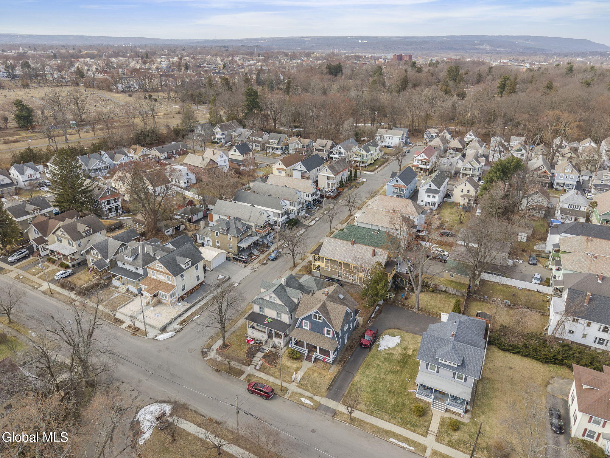 505 Bedford Road Schenectady, NY 12308 - Photo 46 of 47 55-505BedfordRd_55