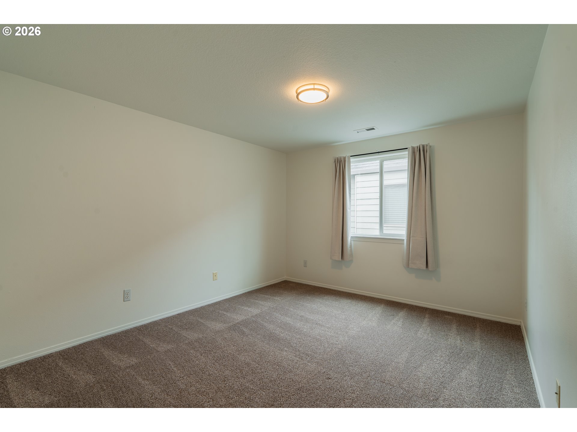 7870 Southeast Springwater Drive Portland, OR 97206 - Photo 34 of 47