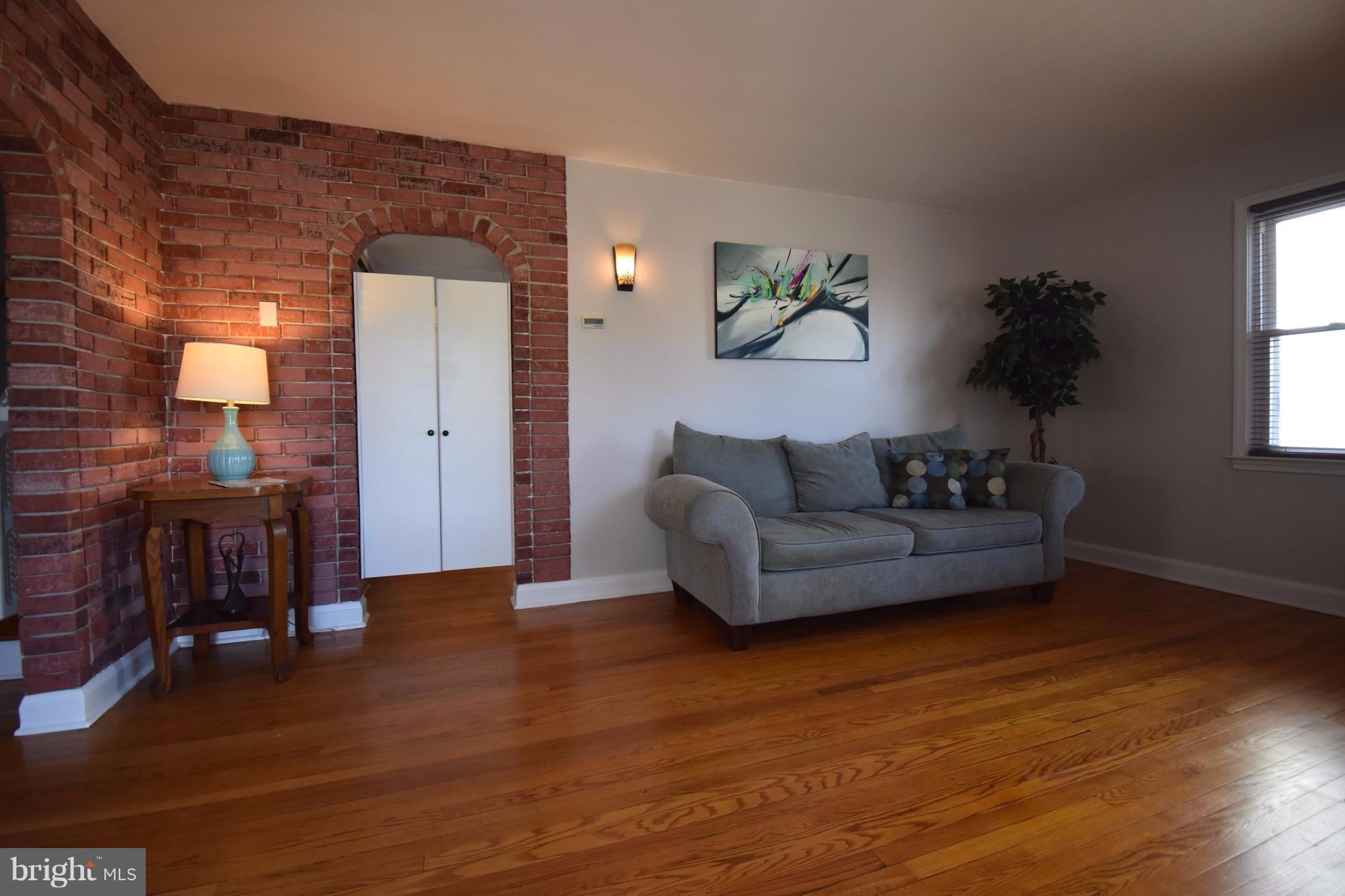 1704 Rita Road Baltimore, MD 21222 - Photo 3 of 30 Living Room