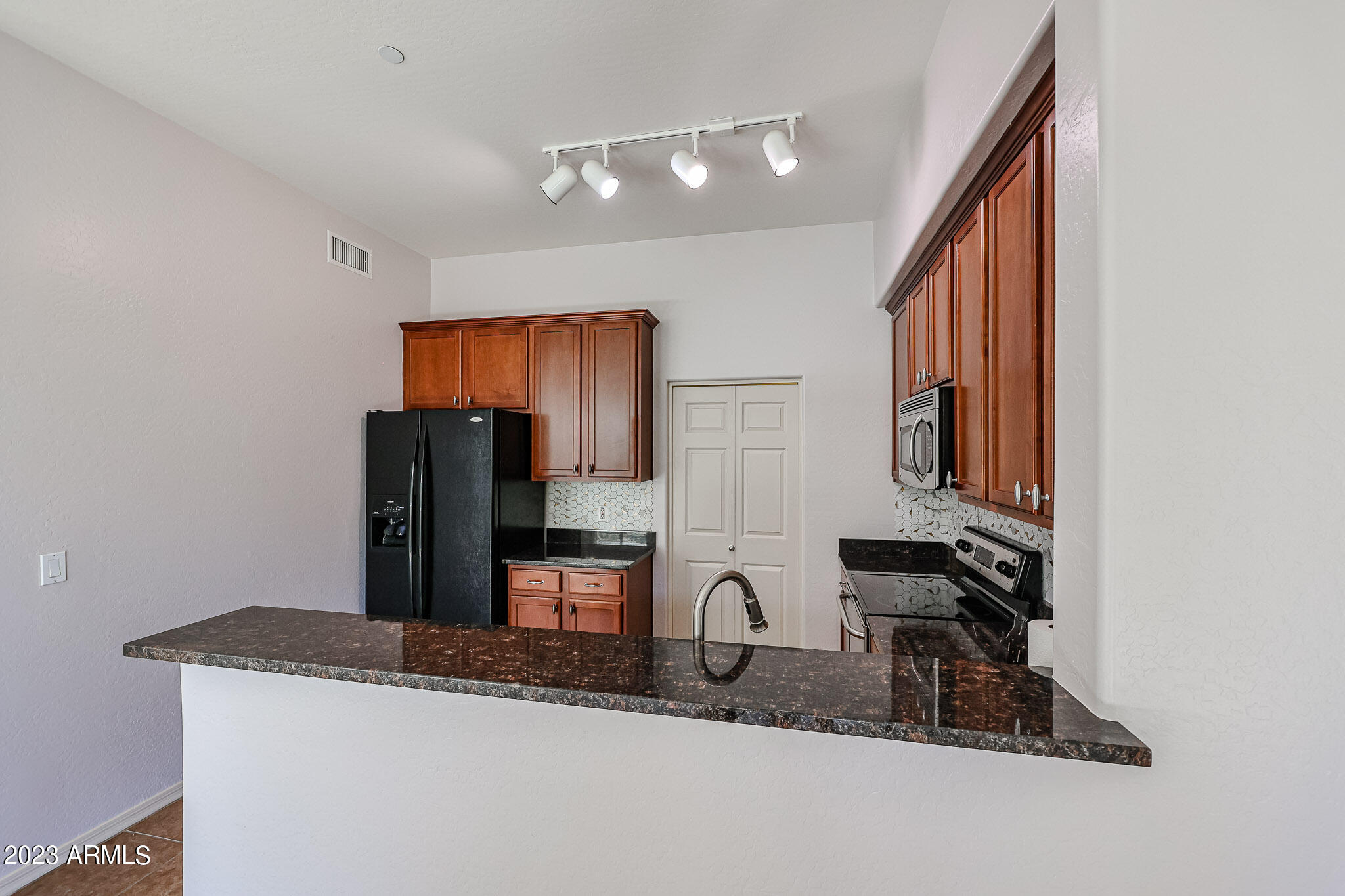 3330 South Gilbert Road, Unit 2015 Chandler, AZ 85286 - Photo 17 of 33 B (17)