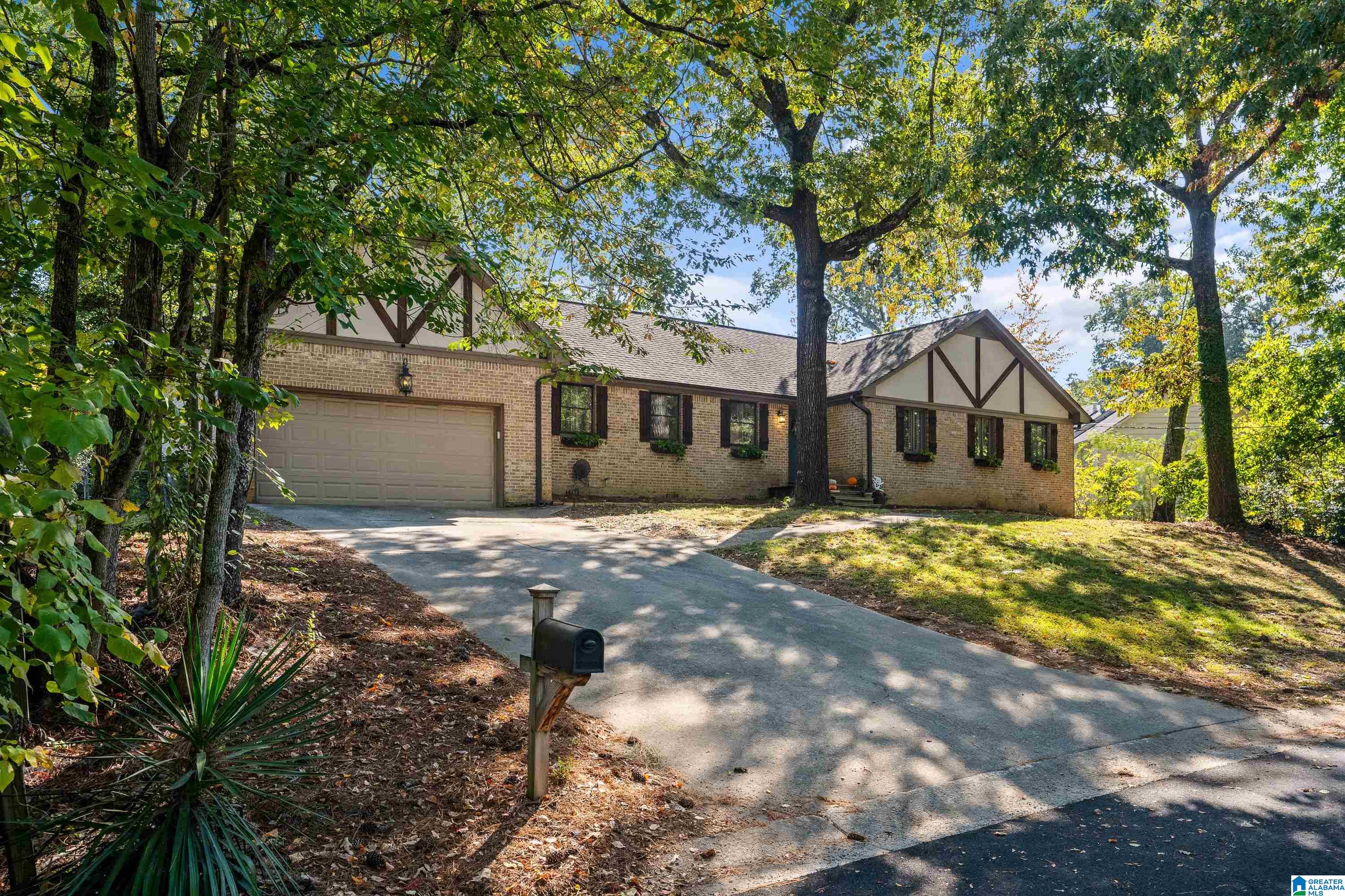 3433 Hurricane Road Birmingham, AL 35226 - Photo 2 of 35