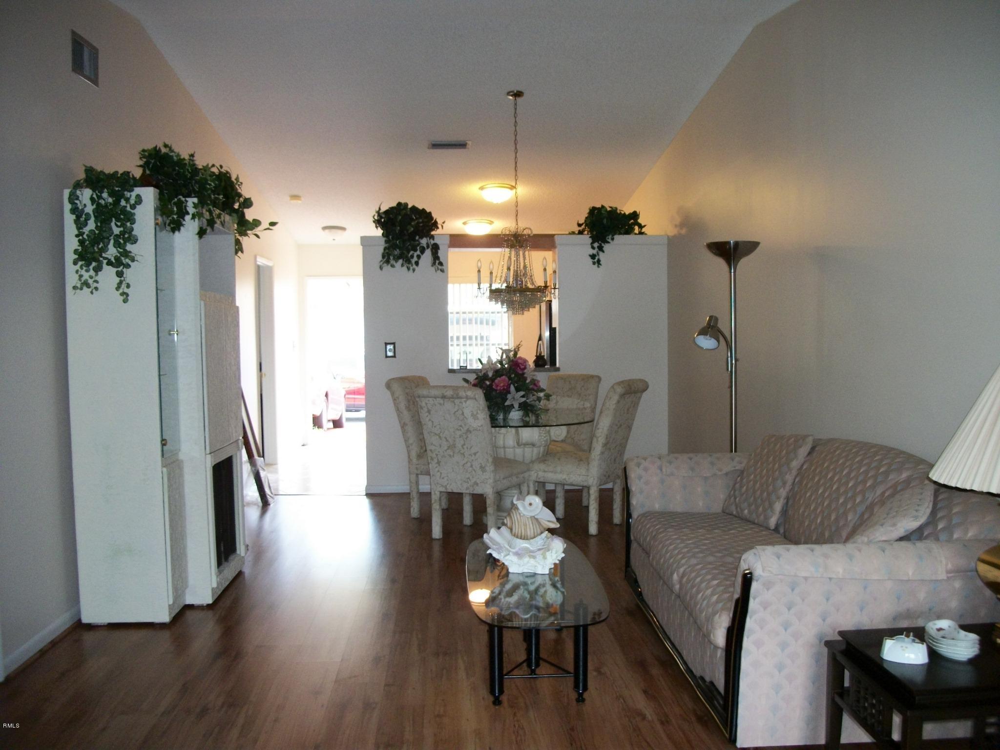 8642 Dreamside Lane Boca Raton, FL 33496 - Photo 5 of 27 Living Room