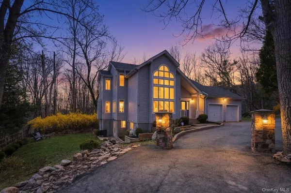 $569,000 | 9 Rustic Hills Road, Wurtsboro, NY 12790