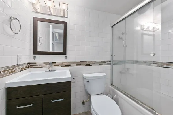 $1,450 | 3110 Red River Street, Unit 116, Austin, TX 78705