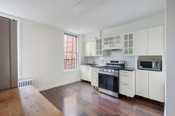 $2,450 | 67 Franklin Street, Unit 3, Jersey City, NJ 07307
