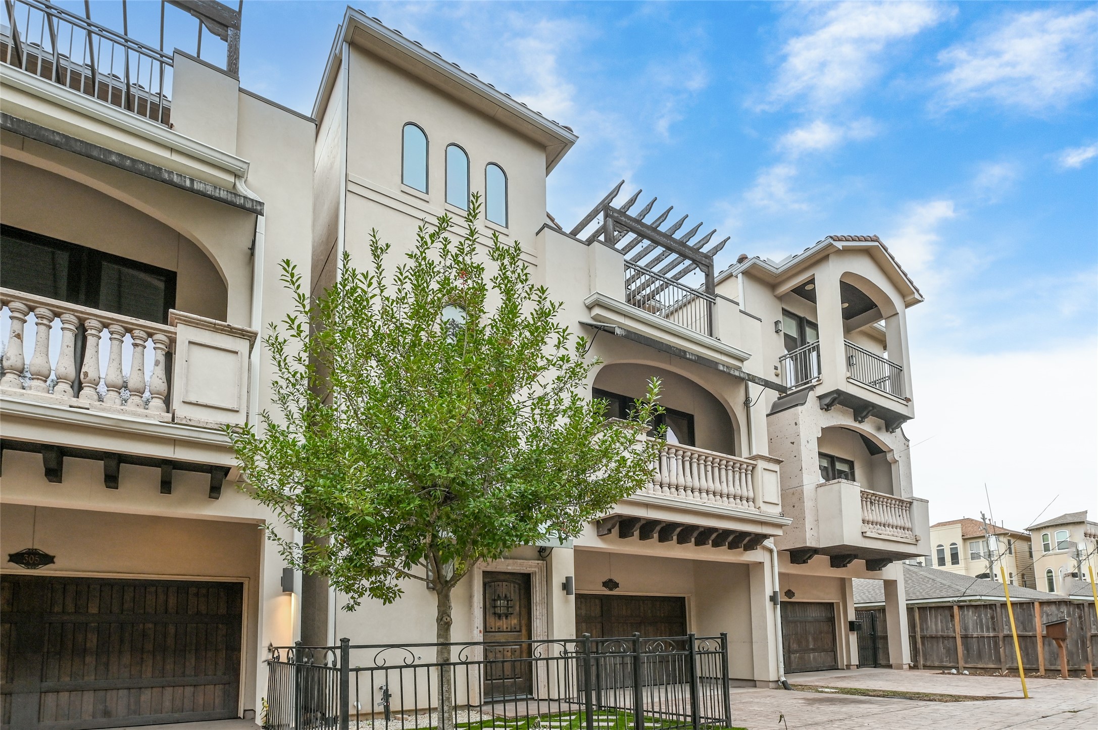 307 Snover Street Houston, TX 77007 - Photo 3 of 32