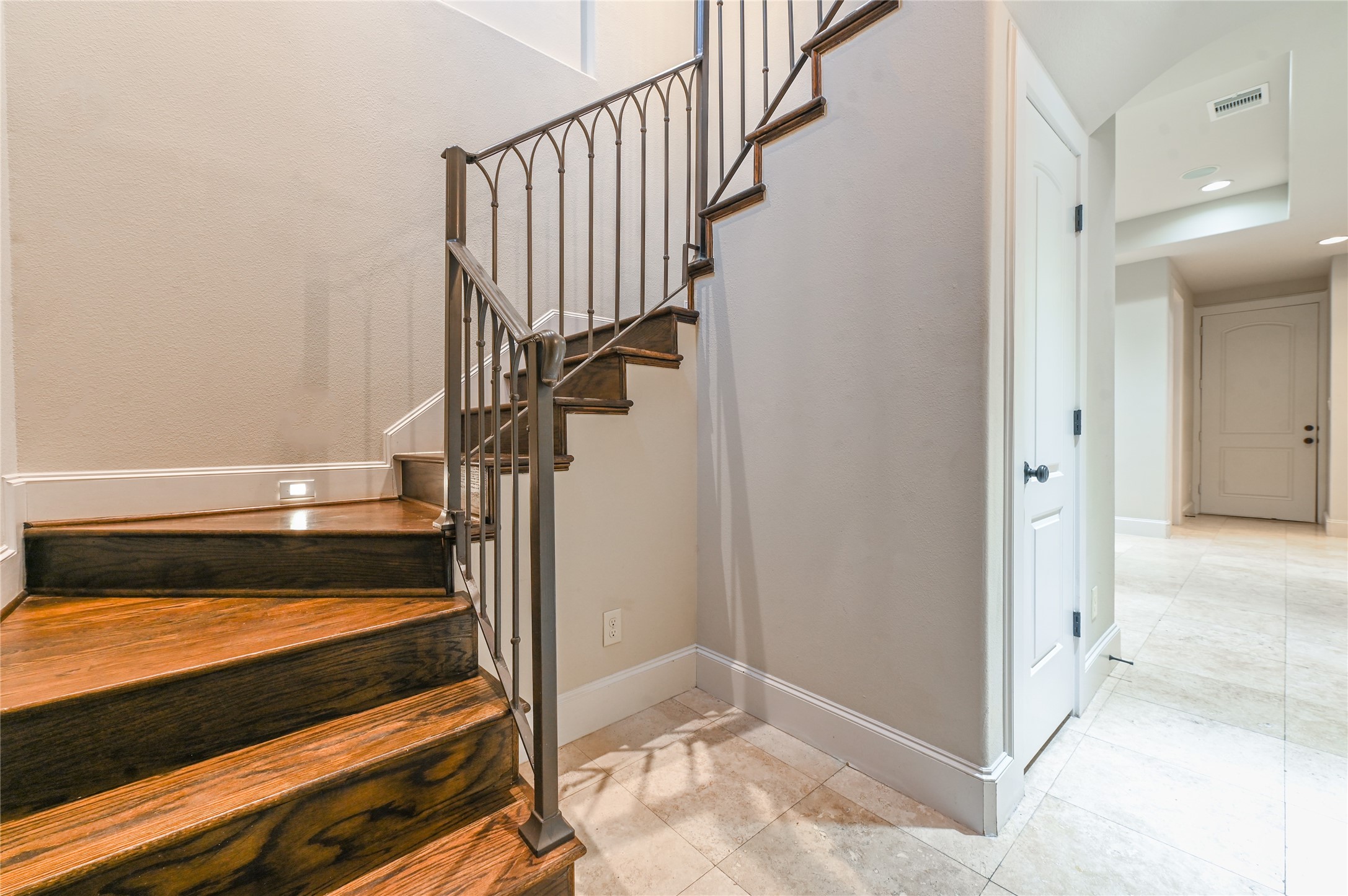 307 Snover Street Houston, TX 77007 - Photo 5 of 32