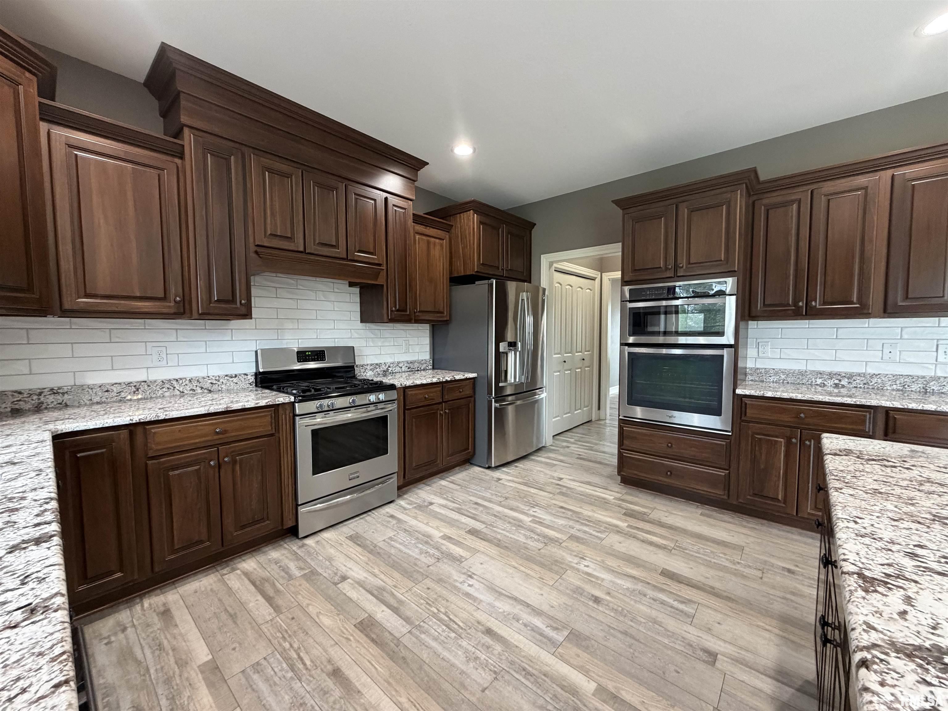 66 Warwick Circle Morton, IL 61550 - Photo 9 of 34