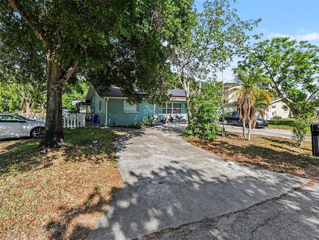 415 Oakmount Road Clearwater, FL 33765 - Photo 3 of 26