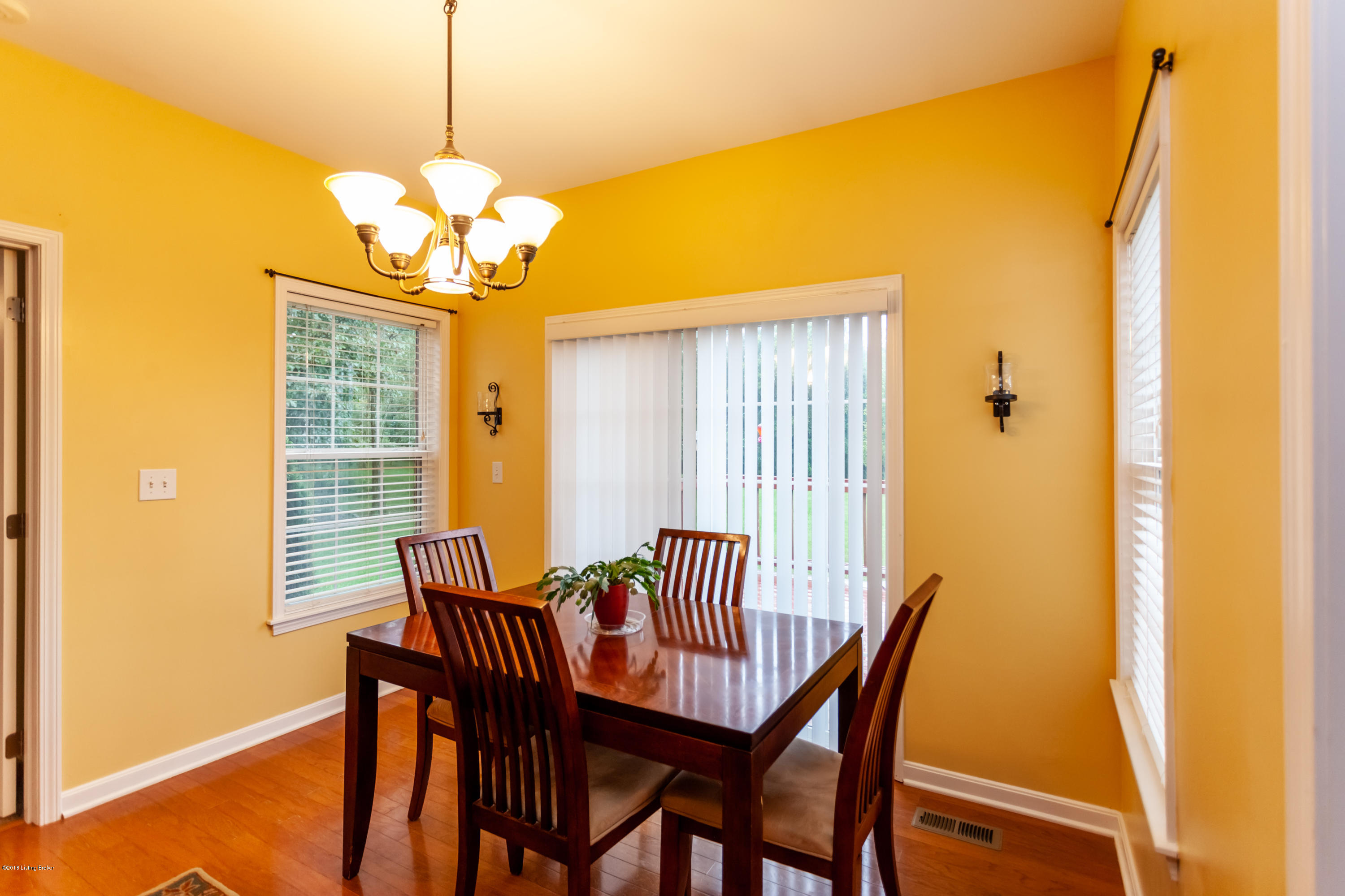103 Silverview Road Smithfield, KY 40068 - Photo 21 of 64 dining area with sliding doors to deck and yard