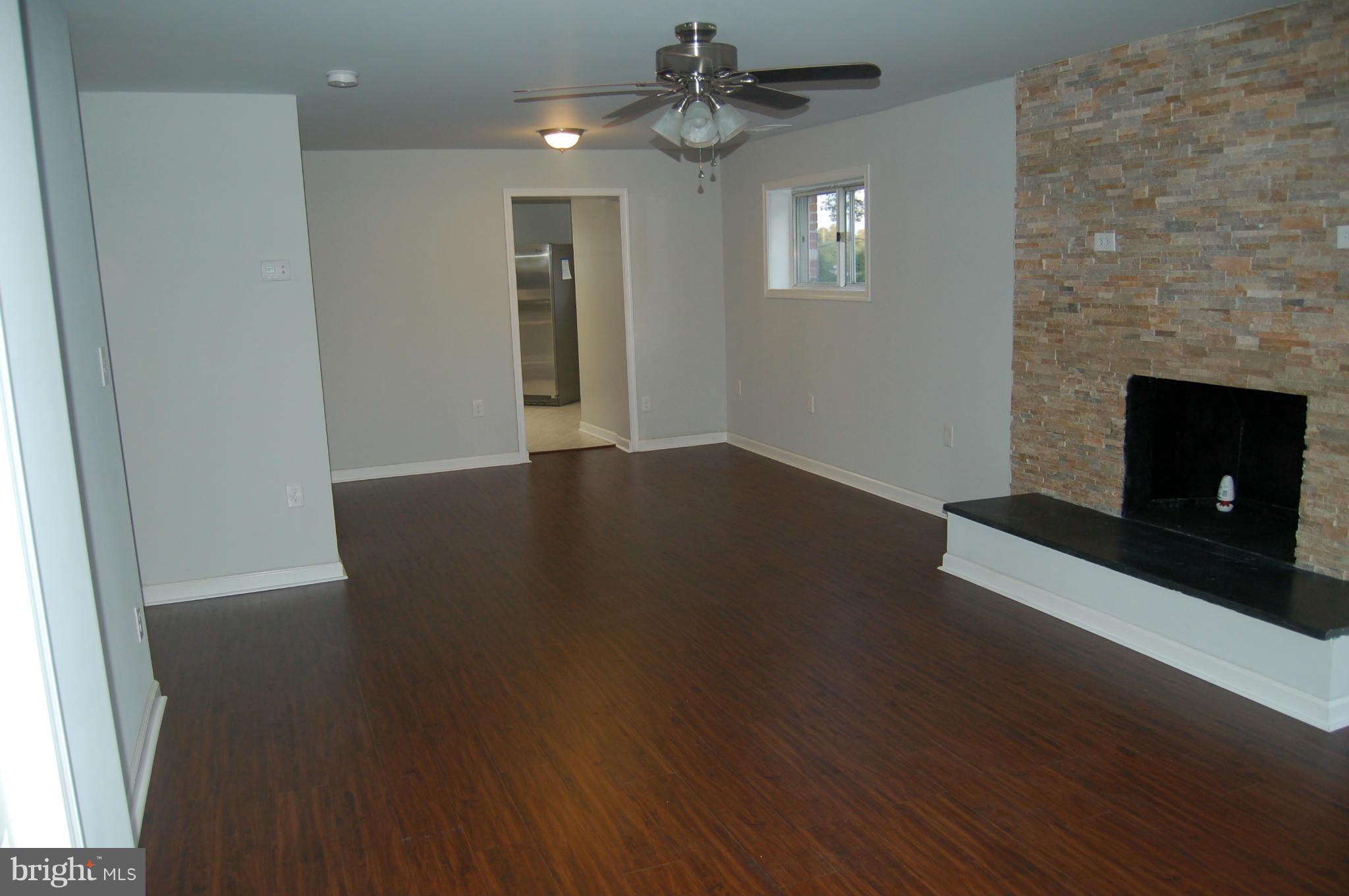 175 Riverside Road Baltimore, MD 21221 - Photo 13 of 30 Living Room