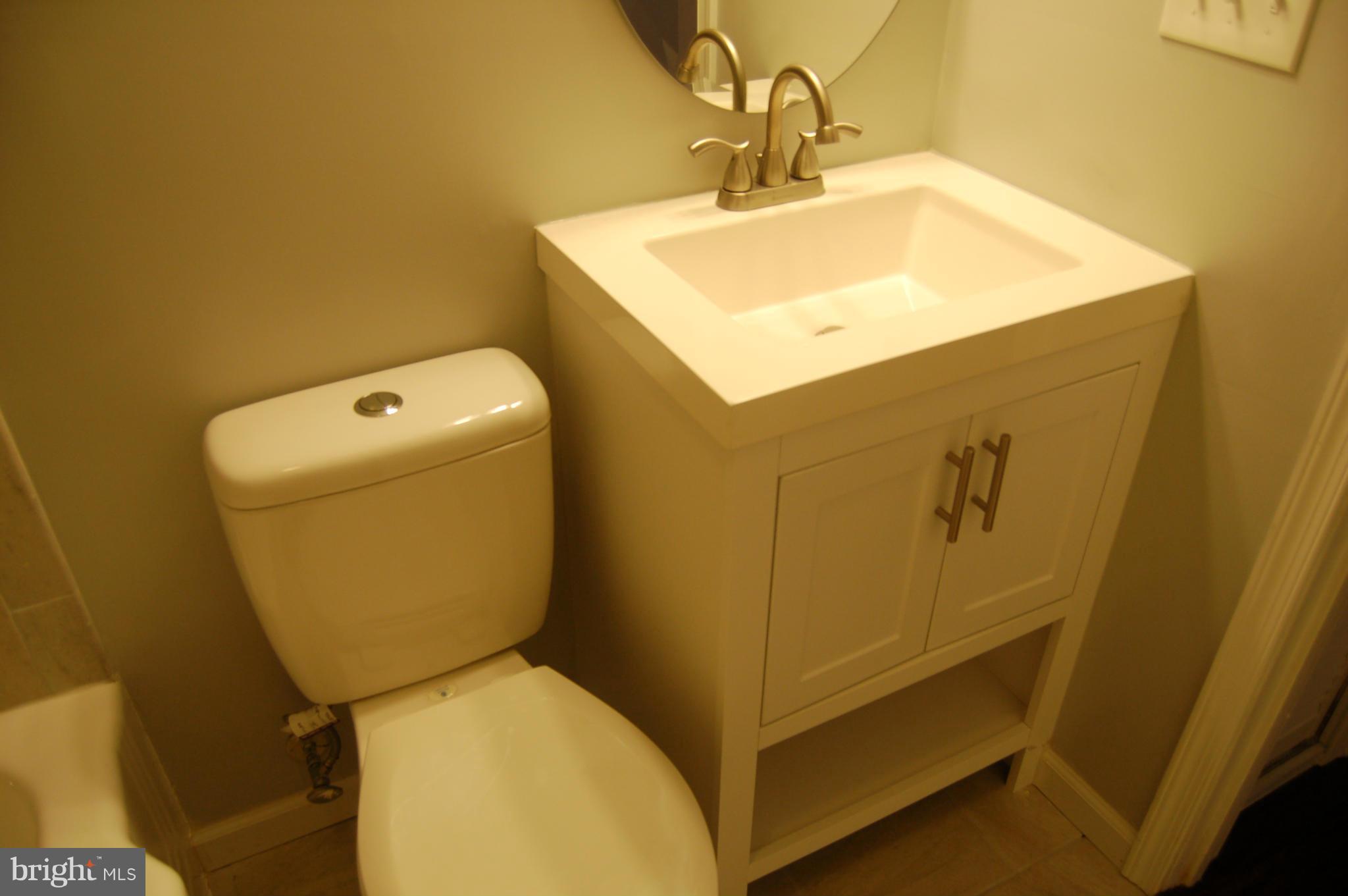 175 Riverside Road Baltimore, MD 21221 - Photo 26 of 30 Bath