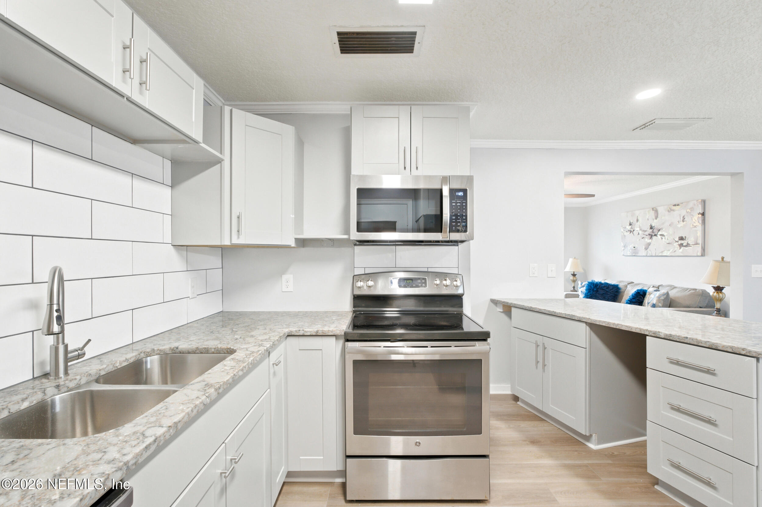 5032 Foxboro Road Jacksonville, FL 32208 - Photo 4 of 38 KITCHEN