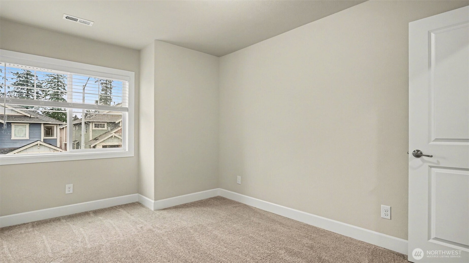 17321 40th Avenue Southeast Bothell, WA 98012 - Photo 29 of 35 an empty room with a window