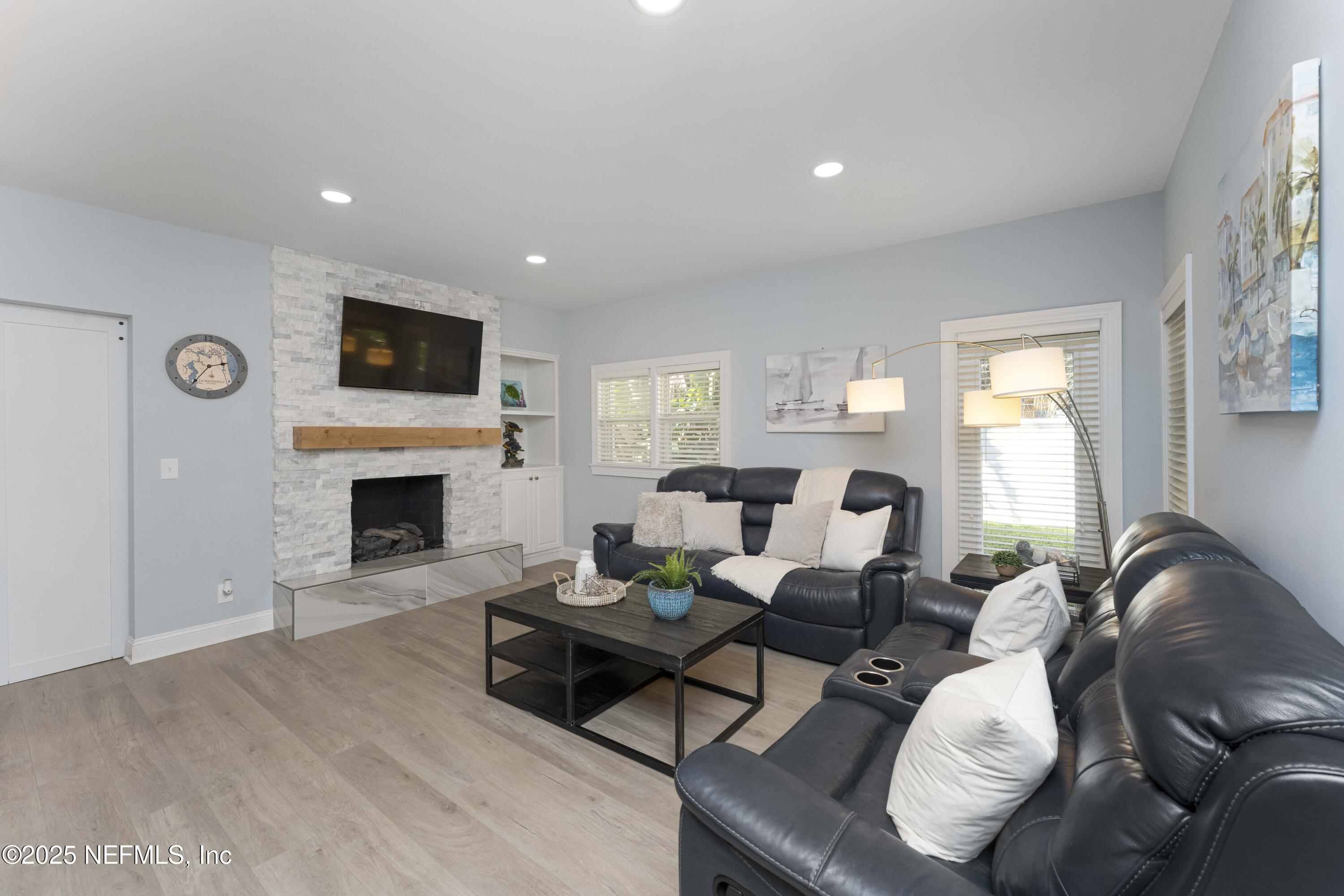 159 11th Street Atlantic Beach, FL 32233 - Photo 8 of 37 Great Room